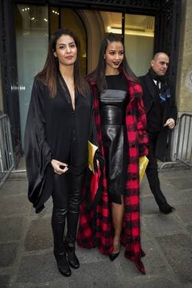 Chloe Mortaud et Flora Coquerel CELEBRITES : Ankunft Modenschau - JP Gaultier - Paris - 25 01 2017 JBAutissier Panoramic 