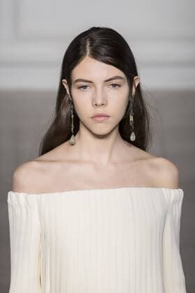 215072 Marineau Starface 2017-01-25 Paris France Paris Fashion week. Defile Haute Couture Printemps ete 2017. Valentino. Paris Fashion week. Defile Haute Couture Spring Summer 2017. Valentino. Valentino , Couture, spring-summer 2017 Paris, France Editorial use only _sans_perso  Copyright: xMarineaux STAR_215072_006