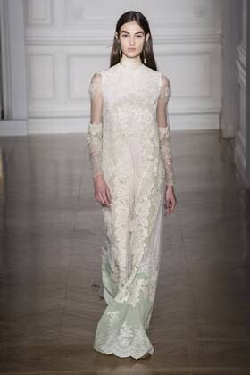 215072 Marineau Starface 2017-01-25 Paris France Paris Fashion week. Defile Haute Couture Printemps ete 2017. Valentino. Paris Fashion week. Defile Haute Couture Spring Summer 2017. Valentino. Valentino , Couture, spring-summer 2017 Paris, France Editorial use only _sans_perso  Copyright: xMarineaux STAR_215072_007