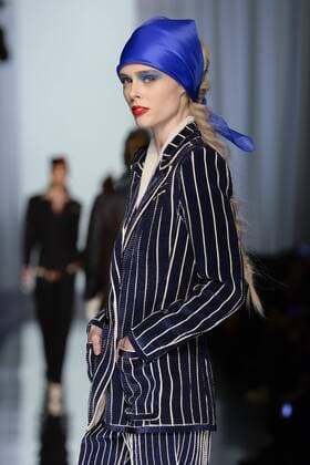 215071 Marineau Starface 2017-01-25 Paris France Paris Fashion week. Defile Haute Couture Printemps ete 2017. Jean Paul Gaultier. Paris Fashion week. Defile Haute Couture Spring Summer 2017. Jean Paul Gaultier. Jean Paul Gaultier , Couture, spring-summer 2017 Paris, France Editorial use only _sans_perso  Copyright: xMarineaux STAR_215071_005