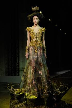 France: Guo Pei show Haute Couture SS 2017 Guo Pei runway, Paris Fashion week SS 2017 Haute Couture  GaetanoxxPiazzolla