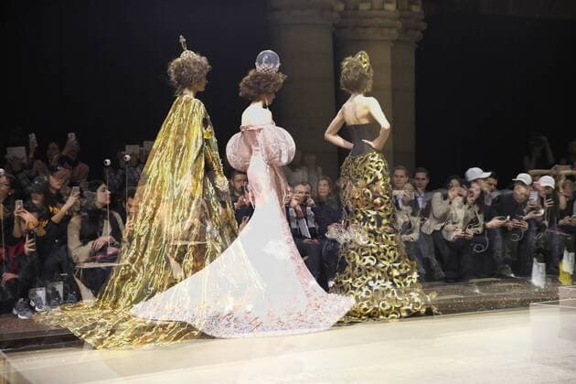 Haute Couture Guo Pei MODE : Fashion Week - Guo Pei- 25 01 2017 StephaneChemin Panoramic 