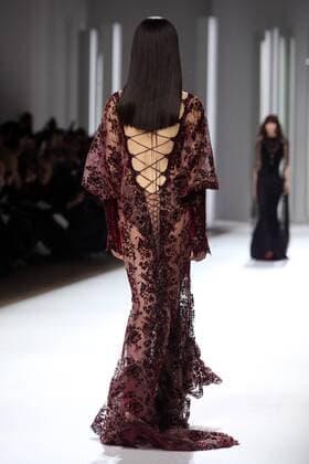 A model takes to the catwalk during the presentation of Galia Lahav s show as part of the Fall-Winter 2017-18 fashion collections in Paris on January 26, 2017.  PAR20170126104 MAYAxVIDON-WHITE