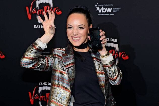Premiere: Tanz der Vampire - Das Musical . Sängerin Jenny Marsala anläßlich der Premiere des Musicals Tanz der Vampire am 26.01.2017 im Stage Apollo Theater Stuttgart.