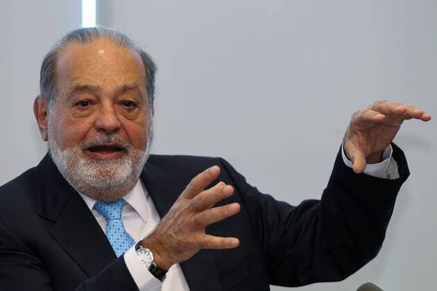 Mexican tycoon Carlos Slim participates in a press meeting offered in Mexico City, Mexico, on 27 January 2017. Slim said the best border wall is generate job opportunities and questioned US President Donald Trump for posing regressive utopias with his protectionist policies. Carlos Slim s Nuestra Visión television network, created by Mexicans and to Mexicans in the United States, will start broadcasting in about two to three months, Slim said. EFE Alex Cruz Slim: The best frontier wall is generate employment opportunities in Mexico !ACHTUNG: NUR REDAKTIONELLE NUTZUNG!  MEX20 20170127-636211573291744043