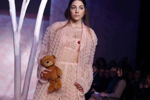 AltaRoma Fashion Week - Gattinoni Modenschau in Rom Jan 27, 2017 - Rome, Italy - Gattinoni Spr Sum 2017 at Altaroma fashion week in Roma. Rome Italy - ZUMAi15_ 20170127_zaf_i15_012 Copyright: xEvandroxInettix