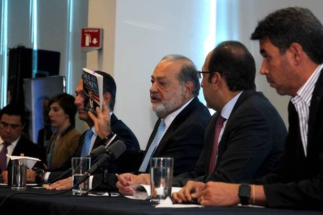 January 27, 2017 - Mexico - EUM20170127NAC08.JPG.CIUDAD DE MEXICO PoliticsPolitica-Carlos Slim.- El presidente del Grupo Carso, Carlos Slim, en conferencia de prensa para hablar del presidente de Estados Unidos, Donald Trump, y la situacion de Mexico en la renegociacion del TLCAN, 27 de enero de 2017.  - ZUMAu78_ 20170127_zaf_u78_059 Copyright: xElxUniversalx