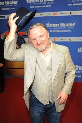 Axel Prahl Ankunft, roter Teppich zur Kinderfilm Premiere Timm Thaler im Zoo Palast in Berlin, am 29.01.2016