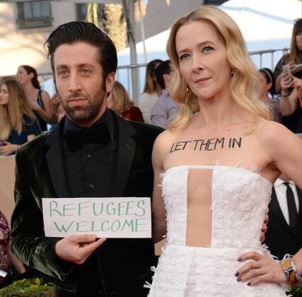 Actors Simon Helberg (L) and Jocelyn Towne arrive for the the 23rd annual SAG Awards held at the Shrine Auditorium in Los Angeles on January 29, 2017. The Screen Actors Guild Awards will be broadcast live on TNT and TBS.  LAP20170129586 JIMxRUYMEN