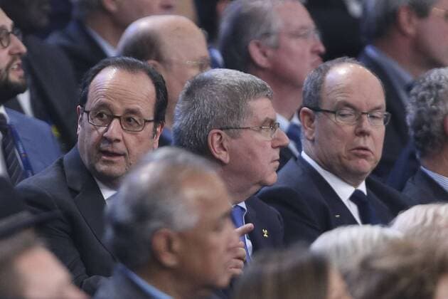 Francois Hollande besucht Endspiel der Handball-WM in Paris Francois Hollande ( President Republique Francaise ) et Albert de Monaco HANDBALL : France vs Norvege - Finale Championnat du Monde - 29 01 2017 GwendolineLeGoff Panoramic 