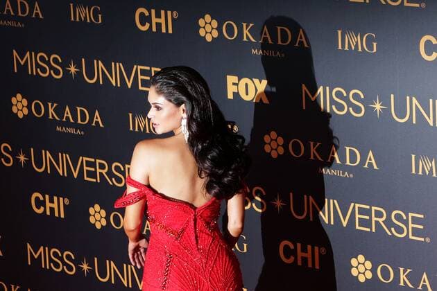 Miss Universe 2015 Pia Wurtzbach poses for photos during the Miss Universe red carpet event in Pasay City, the Philippines, Jan. 29, 2017. )(gj) PHILIPPINES-PASAY CITY-MISS UNIVERSE-RED CARPET EVENT RouellexUmali 