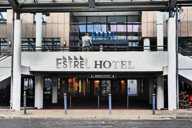 Berlin Neukölln, Hotel Estrel an der Ziegrastraße, Aussenansicht Neukölln