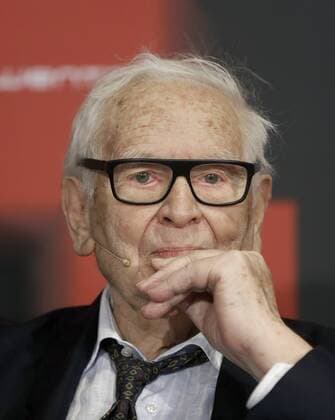 Italian designer Pierre Cardin reacts during a press conference held to resent his theatre production Dorian Gray. Beauty knows no Mercy in Barcelona, northeastern Spain, 30 July 2017. The musical will be premiered this evening at the Great Hall of the National Theatre of Catalonia (TNC) on the occassion of the inauguration of 080 Barcelona Fashion event. Pierre Cardin presents Dorian Gray. Beauty knows no Mercy in Barcelona !ACHTUNG: NUR REDAKTIONELLE NUTZUNG!  GRA256 20170130-636213861947396584