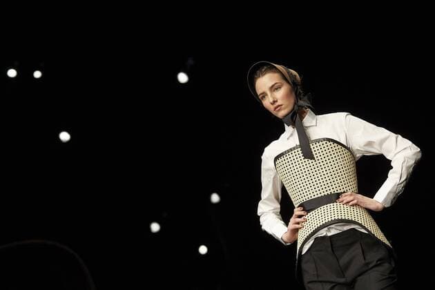 A model takes to the catwalk with the creations of fashion designer Antonio Miro during the 080 Barcelona Fashion Week held in Barcelona, Catalonia, Spain on 01 February 2017. The 080 Barcelona Fashion Week runs from 30 January to 03 February. 080 BARCELONA FASHION WEEK !ACHTUNG: NUR REDAKTIONELLE NUTZUNG!  20170201-636215665771352974