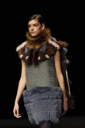 A model takes to the catwalk wearing a creation by Vm La Siberia brand during the 080 Barcelona Fashion Week held in Barcelona, northeastern Spain on 01 February 2017. The 080 Barcelona Fashion Week runs from 30 January to 03 February 2017. 080 BARCELONA FASHION WEEK !ACHTUNG: NUR REDAKTIONELLE NUTZUNG!  RGS01 20170201-636215704021772558