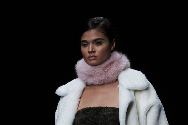 A model takes to the catwalk wearing a creation by Vm La Siberia brand during the 080 Barcelona Fashion Week held in Barcelona, northeastern Spain on 01 February 2017. The 080 Barcelona Fashion Week runs from 30 January to 03 February 2017. 080 BARCELONA FASHION WEEK !ACHTUNG: NUR REDAKTIONELLE NUTZUNG!  RGS01 20170201-636215704713151262