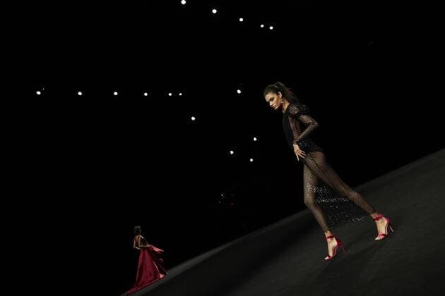A model takes to the catwalk with the creations of fashion designer Ze Garcia during the 080 Barcelona Fashion Week held in Barcelona, Catalonia, Spain on 01 February 2017. The 080 Barcelona Fashion Week runs from 30 January to 03 February. 080 BARCELONA FASHION WEEK !ACHTUNG: NUR REDAKTIONELLE NUTZUNG!  20170201-636215762086081410