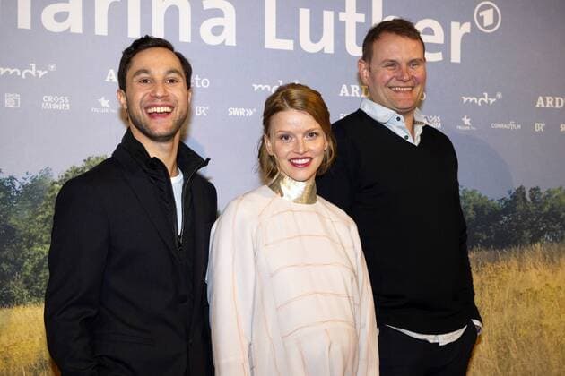Ludwig Trepte, Karoline Schuch und Devid Striesow bei der Premiere des Fernsehfilms Katharina Luther in der Französischen Friedrichstadtkirche. Berlin, 01.02.2017 Foto:xC.xBehringx xFuturexImage