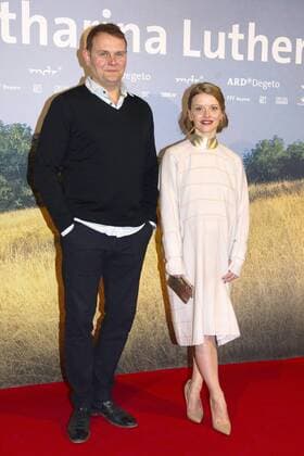 Devid Striesow und Karoline Schuch bei der Premiere des Fernsehfilms Katharina Luther in der Französischen Friedrichstadtkirche. Berlin, 01.02.2017 Foto:xC.xBehringx xFuturexImage