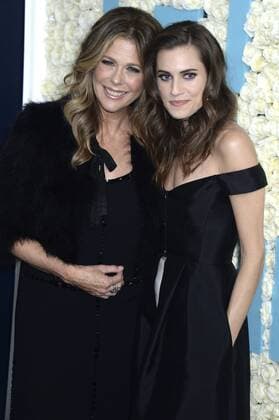 Rita Wilson und Allison Williams bei der Premiere der sechsten und finalen Staffel der HBO TV-Serie Girls in derAlice Tully Hall im Lincoln Center. New York, 02.02.2017 Foto:xD.xVanxTinex xFuturexImage