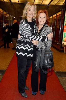 Brigitte Grothum, Debora Weigert Ankunft zur Premiere Im Sommer wohnt er unten in der Komoedie am Kudamm in Berlin am 05.02.2017