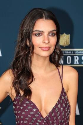 HOUSTON, TX - FEBRUARY 04: Emily Ratajkowski Actress on the Red Carpet at the 2017 NFL Honors on February 04, 2017, at the Wortham Theater Center in Houston, Texas. (Photo by Rich Graessle Icon Sportswire) EDITORIAL USE ONLY 276516