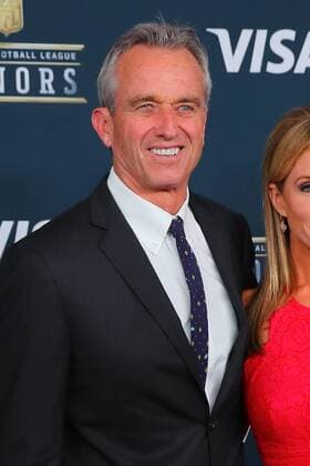 HOUSTON, TX - FEBRUARY 04: Robert F kennedy Jr on the Red Carpet at the 2017 NFL Honors on February 04, 2017, at the Wortham Theater Center in Houston, Texas. (Photo by Rich Graessle Icon Sportswire) EDITORIAL USE ONLY 276516