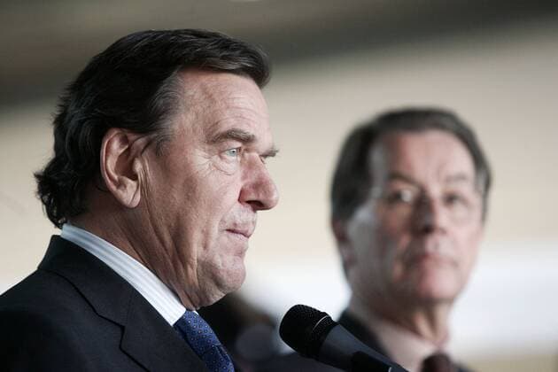 Oct 05, 2005 - Berlin, GERMANY - Germany faces its first coalition government of Social Democrats and Christian Democrats since 1969 after Chancellor GERHARD SCHROEDER and opposition leader Angela Merkel held constructive talks to overcome an election stalemate. Schroeder and Merkel agreed a new round of talks on Oct. 5 after meeting for exploratory discussions. PICTURED: Chancellor GERHARD SCHROEDER and SPD chairman FRANZ MUENTEFERING. - ZUMAkg1_ 20051005_olc_k98_712 Copyright: xJochenxZickx