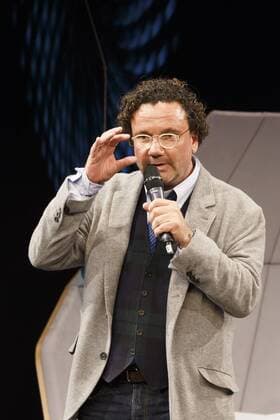 06.02.2017, Berlin, Deutschland, GER, Gala im Hotel Intercontinental zur Verleihung des Hotelier des Jahres 2017, ein Preis von der Allgemeinen Hotel- und Gastronomie Zeitung, Foto: Christoph Hoffmann, Co-Founder und CEO der 25hours Hotels Company, ist der Hotelier des Jahres.