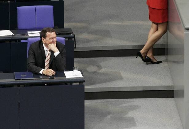 Jul 01, 2005 - Berlin, GERMANY - The German Federal Chancellor can propose a Motion of Confidence to the Bundestag. Chancellor Gerhard Schroeder lost on purpose in order to ask President Horst Koehler to dissolve the Bundestag. The alleged reason was a crisis of confidence in his labour and welfare reform programmes within his own SPD party. Most observers doubt that Schröder would have had the ability to keep his very slim majority in line until the regular election in late 2006. As a result of 2005 early federal election the participating parties (SPD and the CDU CSU) would form a Grand Coalition with Angela Merkel as Chancellor. PICTURED: German Chancellor GERHARD SCHROEDER. - ZUMAkg1_ 20050701_olc_k98_243 Copyright: xJochenxZickx