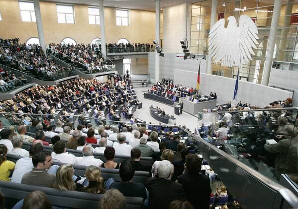 Jul 01, 2005 - Berlin, GERMANY - The German Federal Chancellor can propose a Motion of Confidence to the Bundestag. Chancellor Gerhard Schroeder lost on purpose in order to ask President Horst Koehler to dissolve the Bundestag. The alleged reason was a crisis of confidence in his labour and welfare reform programmes within his own SPD party. Most observers doubt that Schröder would have had the ability to keep his very slim majority in line until the regular election in late 2006. As a result of 2005 early federal election the participating parties (SPD and the CDU CSU) would form a Grand Coalition with Angela Merkel as Chancellor. PICTURED: German Chancellor GERHARD SCHROEDER holding a speech. - ZUMAkg1_ 20050701_olc_k98_252 Copyright: xJochenxZickx