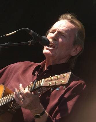 Jul 02, 2005; Barrie, ON, CANADA; GORDON LIGHTFOOT during Live8 concert at Park Place, Barrie Mandatory  - ZUMAt14_ 20050702_kri_t14_032 Copyright: xKatexLeBlanc TorontoxStarx