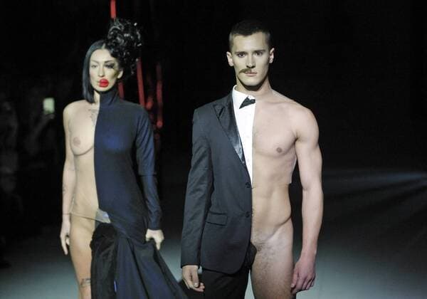 February 7, 2017 - Kiev, Ukraine - Models present a creation by Ukrainian designer ALEXEY ZALEVSKIY , during the Ukrainian Fashion Week in Kiev, Ukraine, on 07 February 2017. The fashion event presents Fall Winter 2017 18 collections by Ukrainian and International designers from 4 to 8 February. Kiev Ukraine - ZUMAg194 20170207_zap_g194_005 Copyright: xSergxGlovnyx
