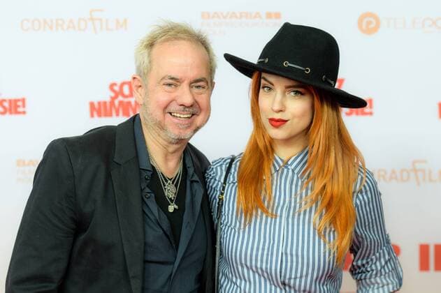 Cineplex Helmut Zerlett mit seiner Tochter Jana Naima auf dem roten Teppich bei der Premierenfeier von Schatz nimm du sie am 07.02.2017 im Cineplex in Koeln, Copyright: xSchülerx xEibner-Pressefotox EP_jse