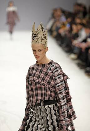 February 8, 2017 - Kiev, Ukraine - A model presents a creation by Ukrainian designer SOFIA ROUSINOVICH, during the Ukrainian Fashion Week in Kiev, Ukraine, on 08 February 2017. The fashion event presents Fall Winter 2017 18 collections by Ukrainian and International designers from 4 to 8 February. Kiev Ukraine - ZUMAg194 20170208_zap_g194_002 Copyright: xSergxGlovnyx