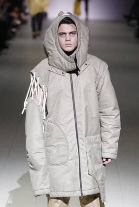 February 8, 2017 - Kiev, Ukraine - A model presents a creation by Ukrainian brand Komashnya during the Ukrainian Fashion Week FW 2017 18, at Mystetskyi Arsenal in Kiev, Ukraine, 08 February 2017. The event presents Autumn-Winter 2017 18 collections by Ukrainian and International designers, from 4 to 8 February Kiev Ukraine  - ZUMAn230 20170208_zaa_n230_457 Copyright: xStrx