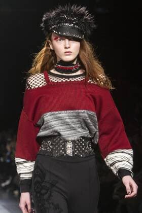 A model presents the creations of the fall-winter collection of the Spanish brand Desigual during New York Fashion Week in New York, United States, 9 February 2016. DESIGUAL PRESENTS FALL WINTER COLLECTION IN NEW YORK !ACHTUNG: NUR REDAKTIONELLE NUTZUNG!  Copyright: xMiguelxRajmilx NYC001 20170209-636222714044108757