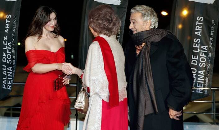 Spanish Queen Sofia (C) greets Italian actress Monica Bellucci (L) next to tenor Placido Domingo (R) before the opening of La Traviata with stage director of US film maker Sofia Coppola and costumes designed by Valentino at Arts Palace of Valencia, eastern of Spain on 09 February 2017. OPENING OF LA TRAVIATA WITH STAGE DIRECTOR OF US FILM MAKER SOFIA COPPOLA AND COSTUMES DESIGNED BY VALENTINO !ACHTUNG: NUR REDAKTIONELLE NUTZUNG!  Copyright: xJuanxCarlosxCardenasx 20170209-636222721731514900