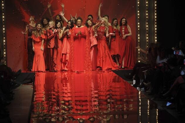 bei der American Heart Association s Go Red For Women Red Dress Collection Modenschau im Rahmen der New York Fashion Week im Hammerstein Ballroom. New York, 09.02.2017 Foto:xD.xVanxTinex xFuturexImage