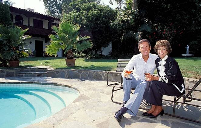 U.S. - BOB BARKER and wife DOROTHY JO at home in 1978. - ZUMAg49_ 20050504_gaf_g49_031 Copyright: xBobxNoblex