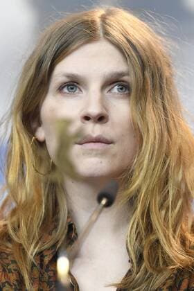 Schauspielerin Clemence Poesy während der Pressekonferenz zum Film FINAL PORTRAIT anlässlich der 67. Berlinale 67. Internationale Filmfestspiele Berlin
