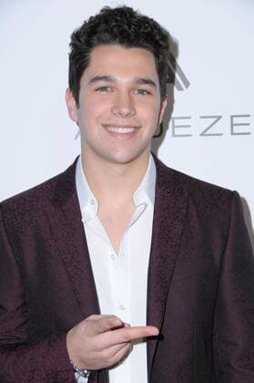 February 12, 2017 - Los Angeles, CA, United States - 12 February 2017 - Los Angeles, California - Austin Mahone. Warner Music Group Hosts Annual Grammy Celebration held at Milk Studios. Photo Credit: AdMedia Los Angeles United States - ZUMAa123 20170212_zaa_a123_225 Copyright: xBirdiexThompsonx