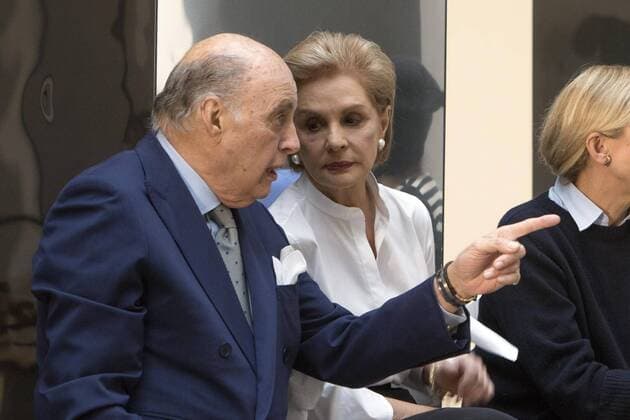 Reinaldo and Carolina Herrera watch the Fall Winter 2017 collection fashion show by the Venezuelan designer during New York Fashion Week in New York, United States, 13 February 2017. CAROLINA HERRERA AT NEW YORK FASHION WEEK !ACHTUNG: NUR REDAKTIONELLE NUTZUNG!  Copyright: xMiguelxRajmilx NYC001 20170213-636226105987874890