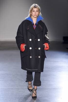 215545 Marineau Starface 2017-02-13 New York Etats-Unis Fashion week de New York. Defile Zadig et Voltaire A W 2017. Zadig & Voltaire, autumn-winter 2017 NewYork, USA New York Fashion Week. Defile Zadig and Voltaire A W 2017. Editorial use only Baldwin, Hailey  Copyright: xMarineaux STAR_215545_003