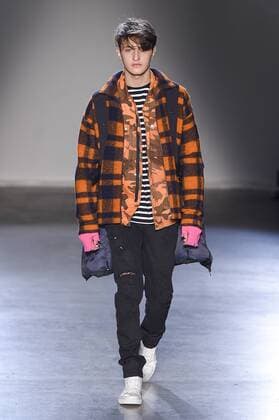 215545 Marineau Starface 2017-02-13 New York Etats-Unis Fashion week de New York. Defile Zadig et Voltaire A W 2017. Zadig & Voltaire, autumn-winter 2017 NewYork, USA New York Fashion Week. Defile Zadig and Voltaire A W 2017. Editorial use only Hadid, Anwar  Copyright: xMarineaux STAR_215545_009