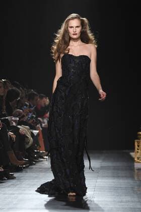 New York Fashion Week - Badgley Mischka Modenschau A model walks on the runway at the Badgley Mischka fashion show at New York Fashion Week: The Shows at Gallery 1 Skylight Clarkson Sq on February 14, 2017 in New York City.  NYP201702141043 ANDREAxHANKS