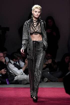 New York Fashion Week - Naeem Khan Modenschau A model walks on the runway at the Naeem Khan fashion show at New York Fashion Week: The Shows at Gallery 2 Skylight Clarkson Sq on February 14, 2017 in New York City.  NYP201702141058 ANDREAxHANKS