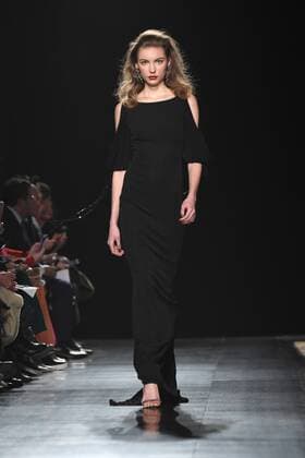 New York Fashion Week - Badgley Mischka Modenschau A model walks on the runway at the Badgley Mischka fashion show at New York Fashion Week: The Shows at Gallery 1 Skylight Clarkson Sq on February 14, 2017 in New York City.  NYP201702141047 ANDREAxHANKS
