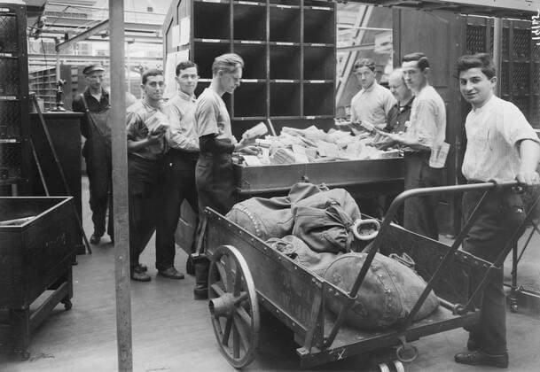 November 15, 2016 - Men Sorting Mail at General Post Office, New York City, New York, USA, Bain News Service, 1914 - ZUMAg145 20161115_zza_g145_007 Copyright: xJTxVintagex