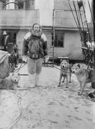 December 13, 2016 - Robert E. Peary, Portrait in Fur Parka with Dogs on Deck of S.S. Roosevelt, Bain News Service, 1906 - ZUMAg145 20161213_zza_g145_025 Copyright: xJTxVintagex